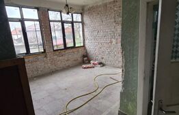 Casa 100 metri patrati cu teren aferent 800 metri patrati