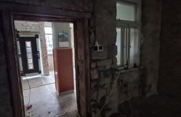 Casa 100 metri patrati cu teren aferent 800 metri patrati