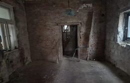 Casa 100 metri patrati cu teren aferent 800 metri patrati