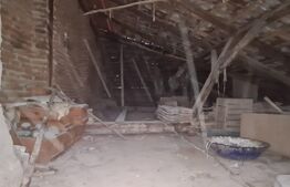 Casa 100 metri patrati cu teren aferent 800 metri patrati