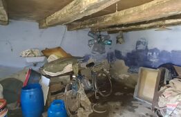 Casa batraneasca 69 mp cu teren 3893mp