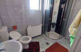 Casa 3 niveluri, zona linistita 