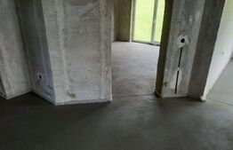 Casa la rosu cu Teren 12000 mp