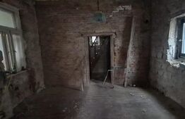 Casă zonă centrală,100 mp utili,garaj, cu teren  800 mp