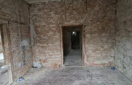 Casă zonă centrală,100 mp utili,garaj, cu teren  800 mp