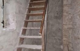 Casă zonă centrală,100 mp utili,garaj, cu teren  800 mp