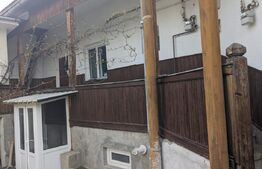 Spatiu comercial, casa veche si teren