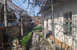 Spatiu comercial, casa veche si teren