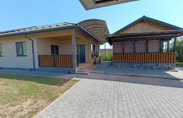 CASĂ + TEREN DE 1500 mp - DOTATĂ ȘI UTILATĂ