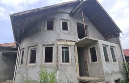 Casa in centrul Dejului renovabila cu 12 arii teren