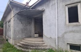 Casa in centrul Dejului renovabila cu 12 arii teren