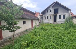 Casa in centrul Dejului renovabila cu 12 arii teren