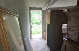 Casa in centrul Dejului renovabila cu 12 arii teren
