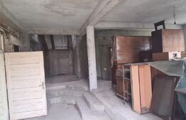 Casa in centrul Dejului renovabila cu 12 arii teren