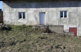 Casă semifinisată , teren generos, ideală pentru personalizare , Sânmărghita