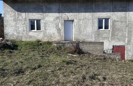 Casă semifinisată , teren generos, ideală pentru personalizare , Sânmărghita