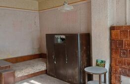 Casa zonă centrală Dej,curte comună, 31mp