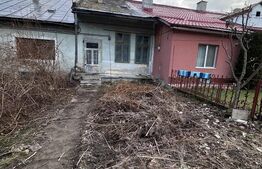 Casa zonă centrală Dej,curte comună, 31mp