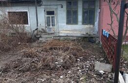 Casa zonă centrală Dej,curte comună, 31mp