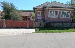 Casa cu 16 ari de teren , toate utilitatile la 8 km de DEJ 