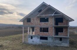 Casă de vânzare la roșu,500 mp utili potențial Unic, loc. Mănăstirea