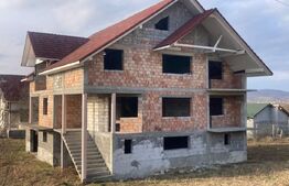 Casă de vânzare la roșu,500 mp utili potențial Unic, loc. Mănăstirea