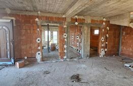 Casă la roșu | Zonă de top Dej | 1400 mp teren