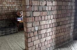 Casă la roșu Mănășturel ,teren generos,priveliște panoramică sau schimb cu apart