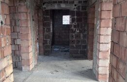 Casă de vânzare la roșu, Cășeiu – 250 mp utili și teren generos de 1.553 mp