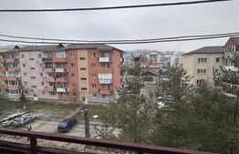 Apartament de vanzare, cu 3 camere, 67 mp, zona UM