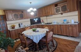 Casă de vanzare, cu 6 camere, 200 mp, zona centrala-Dej