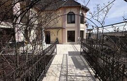 Casă spațioasă, 11 camere, 600 mp, teren 1450 mp, zona Lidl,