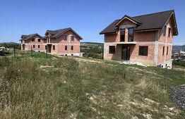 Casă nouă, priveliște panoramică, 400 mp teren