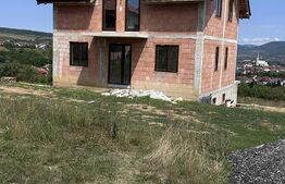 Casă nouă, priveliște panoramică, 400 mp teren