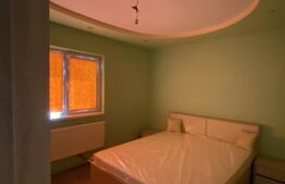 Apartament de 3 camere, 2 bai si balcon inchis, etaj intermediar