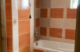 Apartament de 3 camere, 2 bai si balcon inchis, etaj intermediar