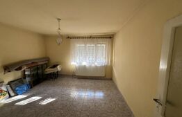 Casă pe un nivel, 3 camere, curte + anexe, ideală pentru personalizare– Gherla