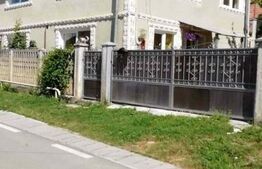 Casă spațioasă cu teren generos, de 3000 mp și priveliște superbă în Cuzdrioara 