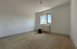 Apartament 2 camere decomandat, etaj 4, Gherla – ideal pentru renovare