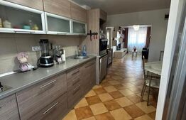 Apartament de vânzare – 4 camere, 85 mp, etaj 2, zonă centrală