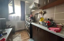 Apartament cochet cu 3 camere, 57 mp, balcon, 2 locuri de parcare și boxă 