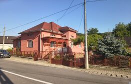 Casa de vanzare, 275 mp, teren de 1.325 mp, zona Vest