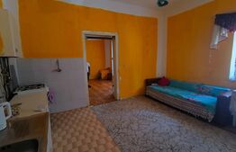 Casa 3 camere, 78 mp, 100 mp teren, zona Centrala
