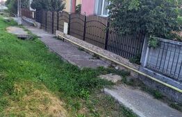 Casa mare de vanzare in centrul localitatii Cuzdrioara
