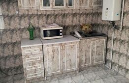 Casa mare de vanzare in centrul localitatii Cuzdrioara
