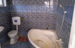 Casa mare de vanzare in centrul localitatii Cuzdrioara