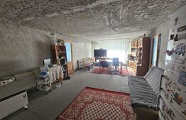 Casă la gri, 4 camere, 290 mp, zona Bălata, Șoimuș