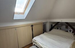 Apartament la mansardă, 3 camere, 76 mp, Deva