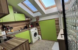 Apartament la mansardă, 3 camere, 76 mp, Deva