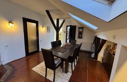Apartament la mansardă, 3 camere, 76 mp, Deva